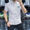 Polo de manga corta de negocios con logotipo personalizado para hombre, estilo nuevo de verano 2025, transpirable, de manga corta, de alta gama, con perforación en caliente.