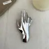 Metal Europeo y Americano Forma de Mano de Palma Estilizado Exagerado Diseño de Nicho Moda Broche de Solapa para Abrigo Traje Accesorios para Hombres y Mujeres