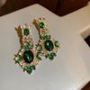Brincos geométricos de zircônia verde transfronteiriços europeus e americanos, brincos elegantes e combinados, brincos leves e luxuosos de alta qualidade, design sensato