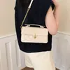 Bolso de mano de lujo ligero de alta gama, bolso de hombro con cadena estilo Chanel, bolso cruzado simple para el día a día