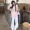Camiseta de Manga Longa Color Blocking com Gola Redonda e Listras Rosas para Mulheres 2025 Outono Nova Solta e Bonita Estilo Preguiçoso Top Ins