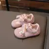 Sapatos Antiderrapantes de Primavera e Outono com Solado Macio Fofos para Crianças Pequenas Sapatos Esportivos para Meninas Sapatos Bebê Forrest Gump Velcro de Cereja Estilo Novo para Crianças