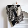 Bufanda Cálida de Moda Salvaje con Estampado de Leopardo para Otoño e Invierno con Personalidad Única, Chal de Cachemira Sintética Estilo Dulce y Fresco para Mujer, Calentador de Cuello