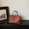 Bolsa feminina vintage transfronteiriça, simples e estilosa, bolsa de ombro e transversal de couro macio na cor sólida, bolsa tote versátil de grande capacidade