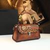 Bolso de Silla Floral en Relieve, Piel Genuina, Nuevo 2026 Bolso Cruzado Grande de Capacidad Vintage, Estilo Étnico, Bolso Pequeño Elegante