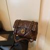 Bolso de hombro vintage plisado para mujer, novedad de invierno 2024, pequeño bolso cruzado estilo Chanel con cadena rómbica.