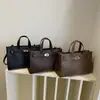 Bolsa transversal casual retrô em couro PU, nova coleção outono/inverno 2026, bolsa feminina de alta qualidade, grande capacidade, adequada para o dia a dia, e pode ser carregada na mão