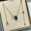 Colar Baojia Cintura Fina Versão Alta V Dourado Novo Modelo Pessoas Vermelhinhas Edição Beneficente Cerâmica Preto e Branco Grande Prata Espessa Banhada 18K Atacado