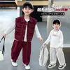 Conjunto de Chaleco de Color Sólido y Pantalones de Manga Larga para Niños Primavera y Otoño 2026 Nuevo Atuendo Elegante y Fresco de Tres Piezas para Niños Pequeños