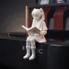 Frieren: Merchandise de Anime Beyond Journey's End - Figura da Frieren Sentada e Lendo, Decoração Criativa para Desktop