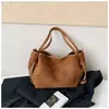 Bolso tote transfronterizo de gran capacidad, minimalista y casual para mujer, nuevo estilo 2026, bolso de hombro, con un look chic y sofisticado, adecuado para ir al trabajo