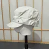 Gorra de pico de pato plisada estilo outdoor para mujer, sombrero holgado de algodón y lino, sombrero de pintor de nicho, casual y versátil, sombrero ecuestre para estilizar el rostro
