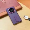 Adecuado para Huawei Mate XT2, este elegante estuche para teléfono cuenta con un soporte giratorio, un diseño con borde dorado y una cubierta trasera anticaídas de doble eje.