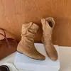 Botas Delgadas con Remaches y Pliegues para Mujer 2026 Media Pantorrilla Apiladas Nuevo Estilo Botas de Mezclilla Versátiles Otoño Gamuza Botines Vaqueros Retro