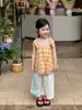 Verano 2026 Nuevo Estilo Coreano Ropa Infantil Niñas Cuadros Dopamina Dulce Tirante de Volante Camiseta sin Mangas Pantalones de Pierna Ancha