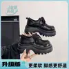 Mocasines de cuero suave estilo europeo para mujer, cabeza grande, 2026, nuevos, casuales, que aumentan la altura, zapatos pequeños de cuero, suela gruesa para personas bajas, zapatos de una sola pieza ligeros