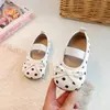 Zapatos de Princesa para Niña Otoño Nuevo Estilo Niña Pequeña Retro Lunares Zapatos Pequeños de Cuero Moda Infantil Lunares Estilo Coreano Zapatos de una Sola Pieza