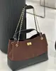 2025 Nova Bolsa Saco de Couro Fosco Outono e Inverno Cor Contrastante Acolchoada Corrente no Ombro Casual Versátil Bolsa Tote para o Dia a Dia