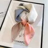 70 Bufandas de Seda con un Toque de Lujo, Moda Coreana Versátil Profesional Bufandas Pequeñas de Seda Imitación, Bufandas de Seda Estampadas Retro para Mujeres