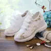 Tênis de Lona Branco com Garça Bordada Sapatos Bordados Sapatos de Tecido Antigos de Pequim Sapatos Brancos Espessos Tênis Esportivos Sapatos de Estilo Antigo Saiba Como