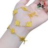 Pulseira Popular Xiaohongshu Estilo Gelo Triturado Dourado Areia Flor de Trevo de Quatro Folhas para Mulheres com Design Empilhado Joias de Flor de Trevo de Quatro Folhas