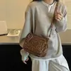 Bolso nuevo de un solo hombro tela de nailon con estampado de leopardo tendencia callejera bolso cruzado retro bolso de mano casual para mujer para el trabajo