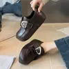 Zapatos Pequeños de Cuero Estilo Colegio Británico para Mujer 2026 Otoño Nuevos Zapatos Individuales de Cuero con Hebilla Retro Suela Gruesa que Aumenta la Altura Birkenstock