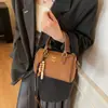 Bolsa Boston Casual com Textura Única 2025 Nova Bolsa Feminina Moda Coreana Bolsa de Ombro Retro Crossbody Bolsa Almofada