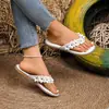 Sandálias decorativas de flor estilo novo 2026 transfronteiriças europeias e americanas, sapatos femininos de tamanho grande, moda praia, atacado de pérolas, tamanho grande