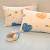 Juego de ropa de cama de cuatro piezas de terciopelo de leche, con una funda de edredón gruesa de forro polar coral de doble cara y un juego de sábanas de franela, perfecto para el invierno