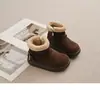 Botas de nieve para niños, nuevo estilo invierno 2023, con cierre de hebilla, forradas de lana, para niñas, estilo Birkenstock, forradas de felpa, engrosadas para abrigar, y forradas de algodón para niños
