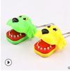 Tubarão que morde o dedo brinquedo que morde a mão crocodilo que morde a mão trompete brinquedo que morde a mão pegadinha novo brinquedo exótico atacado