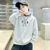 Versátil Sudadera con Cuello Redondo Capa Base Casual Primavera Otoño 2026 Sudadera con Capucha de Manga Larga para Niños Niños Medianos y Mayores Nueva Moda