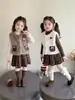 Vestido de menina, nova coleção outono/inverno 2026: colete estiloso de pele sintética infantil, suéter de manga longa e saia com forro de fleece - um conjunto de três peças
