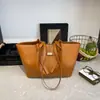 Bolso de hombro vintage de gran capacidad, modelo nuevo 2026 para mujer, tipo bandolera con textura casual para el trabajo o la escuela, adecuado para estudiantes universitarios