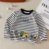 Ropa coreana para bebés y niños, estilo nuevo de primavera y otoño, camiseta de algodón puro de manga larga para niños y niñas, top a rayas lindo de dibujos animados