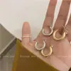 Brincos em forma de C femininos TikTok mesmo estilo luxo leve brincos de strass de alta qualidade francesa temperamento design nicho estilo frio