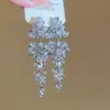 Pendientes Europeos y Americanos de Larga Duración con Telaraña de Pedrería y Borla de Gota de Agua, Pendientes de Lujo Ligero de Alta Gama, Accesorios de Oreja Exagerados de Moda Transfronteriza para Mujeres