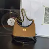 Bolso de Hombro Cruzado para Mujer Estilo Tweed Acolchado con Cadena Bolso Hobo Versátil Nuevo de Moda 2025