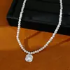 Collar de perlas cuadradas con cuentas de bola de diamante, cadena para la clavícula de lujo ligero de nicho de alta gama, joyería de moda exquisita y elegante al por mayor
