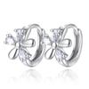 Aretes de flor de circonita con hebilla para la oreja, diseño frío y despejado de viento ins, arete pequeño fresco para dama, aretes de flor de cinco pétalos para ir al trabajo