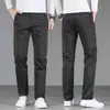 Calça casual de alta qualidade cinza claro para homens, corte reto solto, calça de outono, novo modelo primavera/outono 2026, tamanho grande, comprimento longo