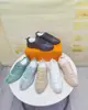 Versión de Guangzhou de alta calidad ~ Zapatos de fitness de piel de oveja, zapatillas casuales con cordones para mujer, transpirables, cómodos, zapatos deportivos versátiles para exportación