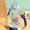 Bico de sucção infantil para Tiktok alça conveniente jarra de pequena capacidade jardim de infância aluno do ensino fundamental desenho animado plástico resistente a quedas Copo de Água