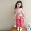 Outono e Primavera Novo Estiloso e Tendência 2026 Roupa Casual Listrada Estilo Coreano para Meninas Bebês, Super Fofa e Fashion