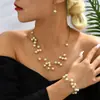 Elegante, Sencillo y Versátil Set de Collar, Pulsera y Aretes de Tres Capas de Perlas