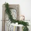 Guirnalda Círculo de Ratán Navideño con Agujas de Pino y Frutos Rojos, Ratán Encriptado, Decoraciones para Barandilla de Escalera Navideña, Enredaderas