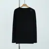 Nova Camiseta Feminina de Manga Longa para Primavera e Outono Algodão de Fibra Longa Solta Casual Gola Redonda Mangas Raglan Patchwork Cor Sólida Moletom Fino