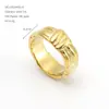 Anillo ancho de acero inoxidable con rayas verticales vintage europeo y americano con diseño texturizado y plisado, accesorio de mano único, joyería de moda