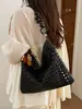 Yuezi 2026 Bolsos de Hombro Versátiles para el Trabajo de Moda de Verano con un Toque Relajado, Gran Capacidad, Bolso Tejido Hueco